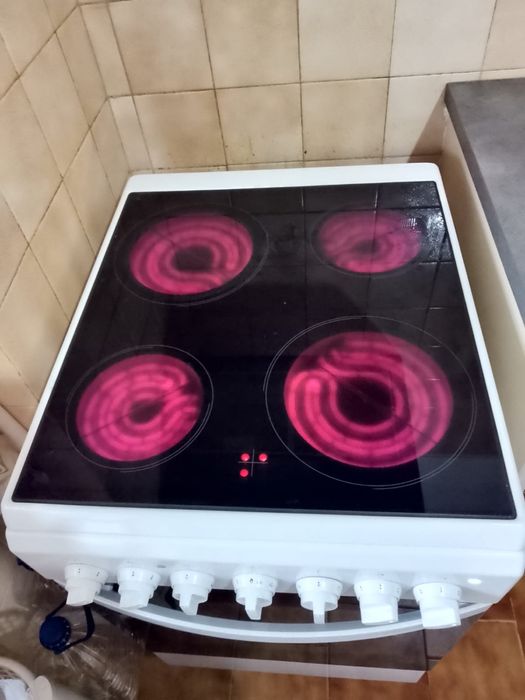 Fogão eletrico branco
