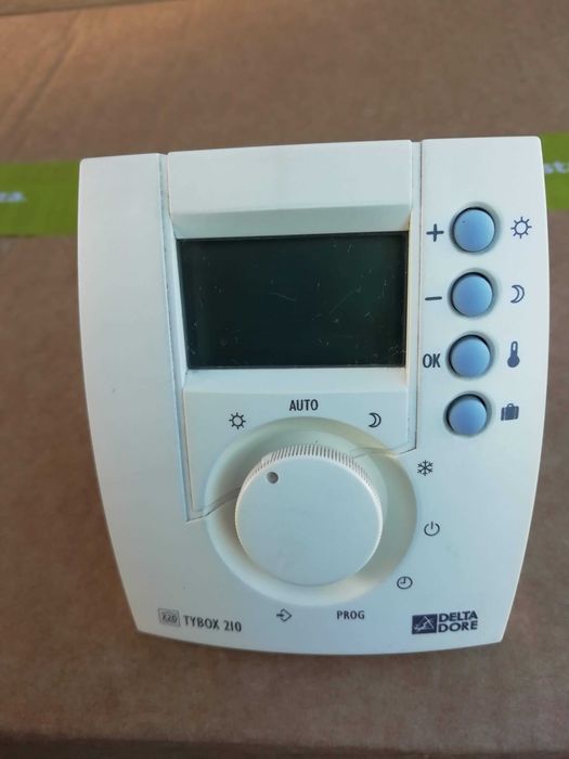 Cronotermostato Delta Dore de aplicação em caixa de aparelhagem.