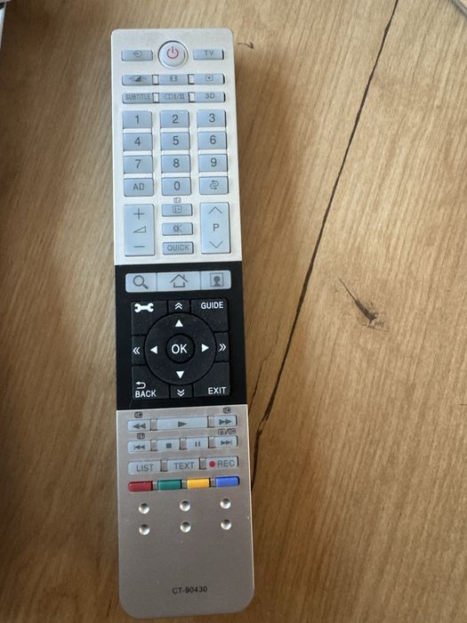 pilot do telewizora Toshiba model CT-90430, kompatybilny z wieloma telewizorami Smart TV tej marki