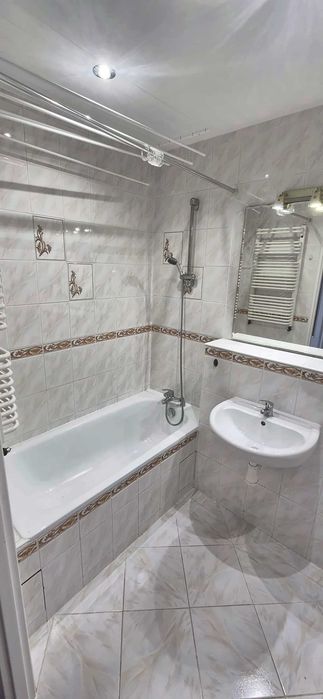 Odświeżone 2-pokojowe mieszkanie 44 m² z balkonem – Nowe Miasto, Zachodnia 30A - Widok 2