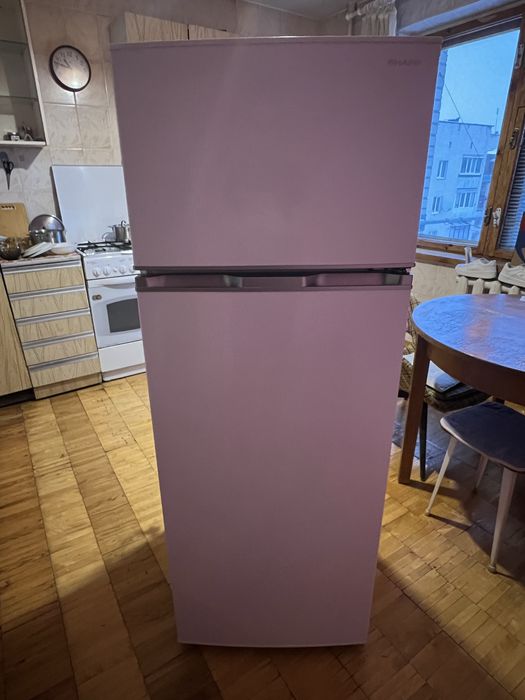 Двокамерний холодильник sharp