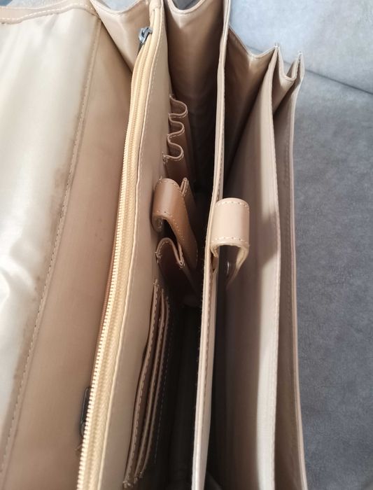 ПРОДАМ портфель жиночій діловий НОВИЙ