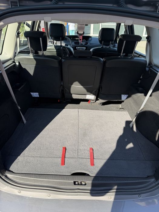 RENAULT  scenic  BASSE.