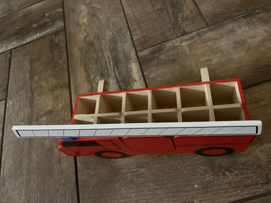 Sorter na kredki wóz strażacki