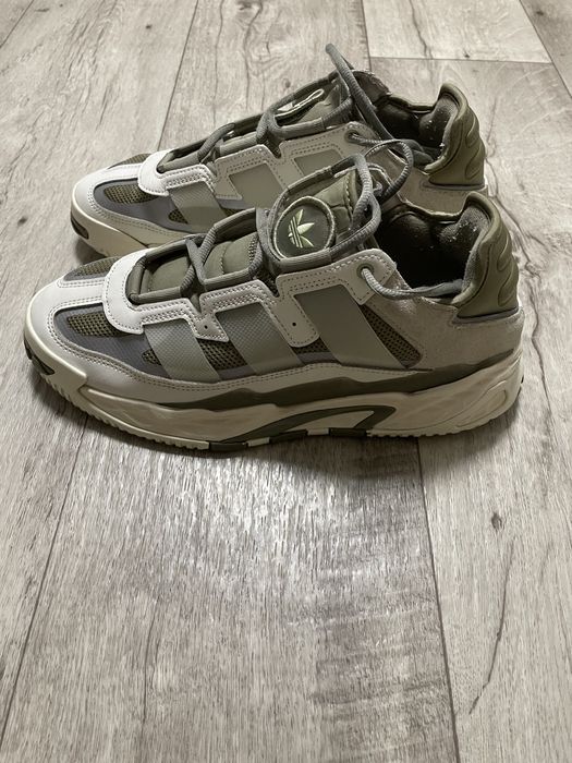 Продам кросівка Adidas Niteball