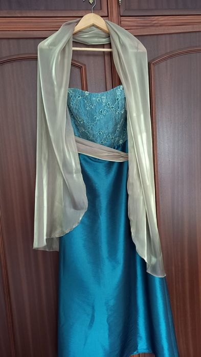 Vestido de cerimónia e acessórios