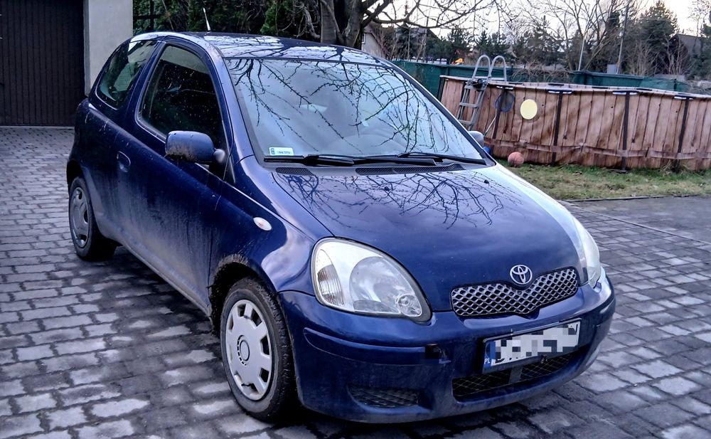 Toyota Yaris 1.3 Lift Rok 2004 Wspomaganie Klima CD Zimówki