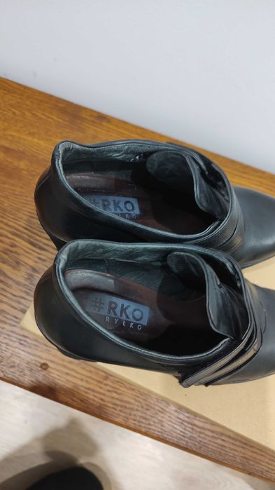 Buty damskie skórzane czarne półbuty trzewiki botki 38/39 Ryłko