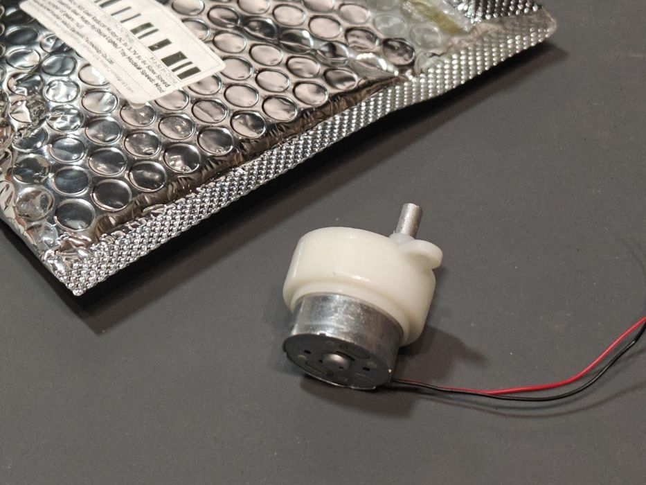 Моторчик з редуктором, новий, повільне обертання