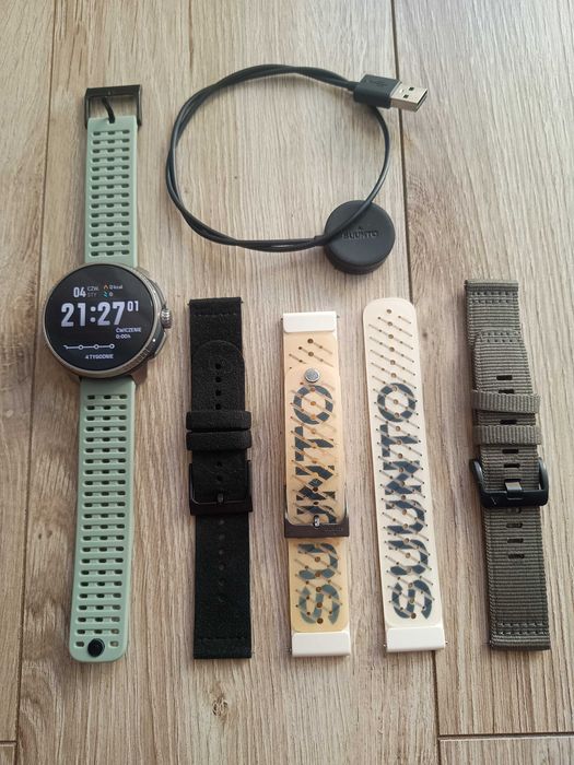 Suunto Race Titanium + 4 paski