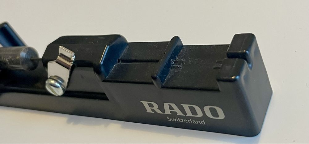 Rado oryginalny przyrząd do skracania/rozbiórki bransolet zegarków.
