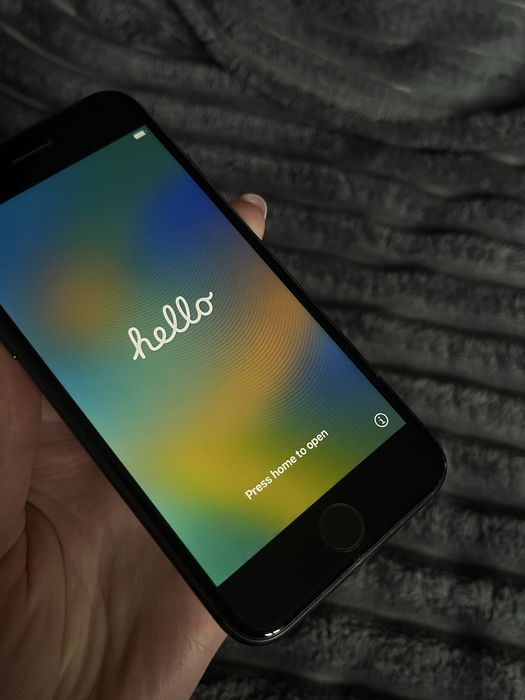 iPhone 8 батарея 100%