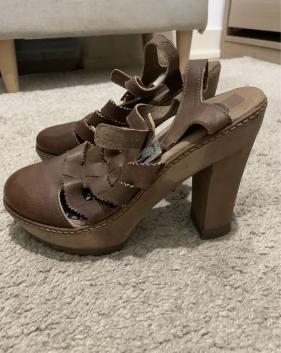 Sandalias XUZ - tamanho 38