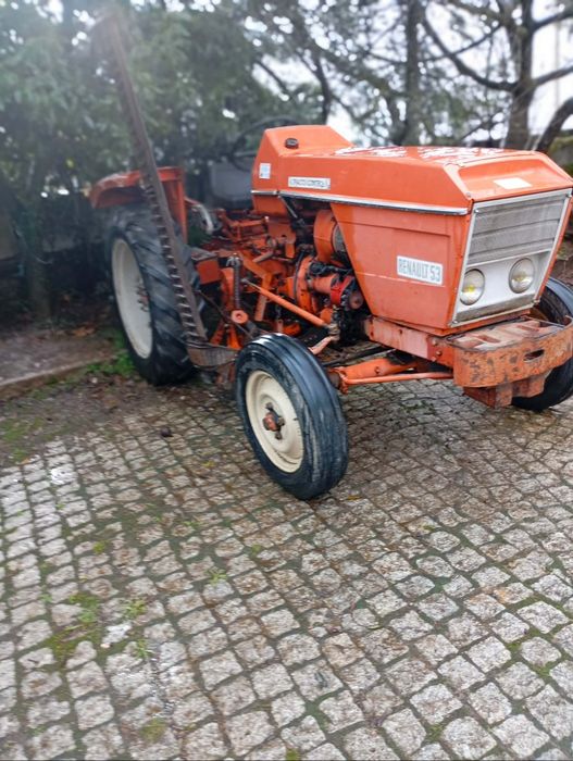 Trator renault  venda