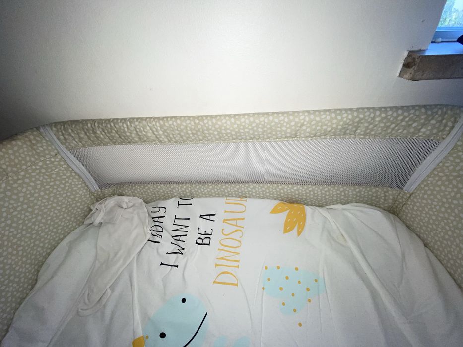 Cama bebé com parque