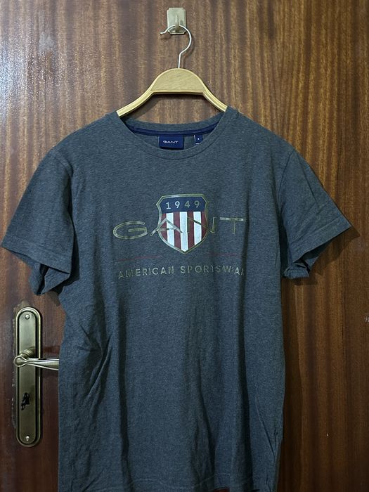 T shirt como nova nao usei muitas vezez