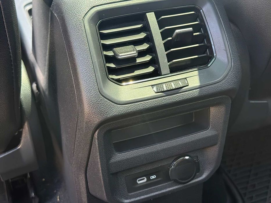 Volkswagen Tiguan SE      2023