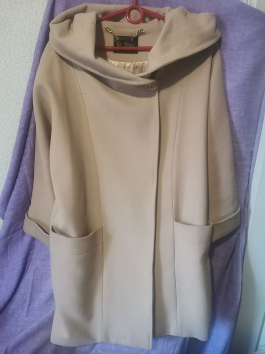 Пальто бежевое кашемировое с капишоном пр-во Турция фирма WHITE