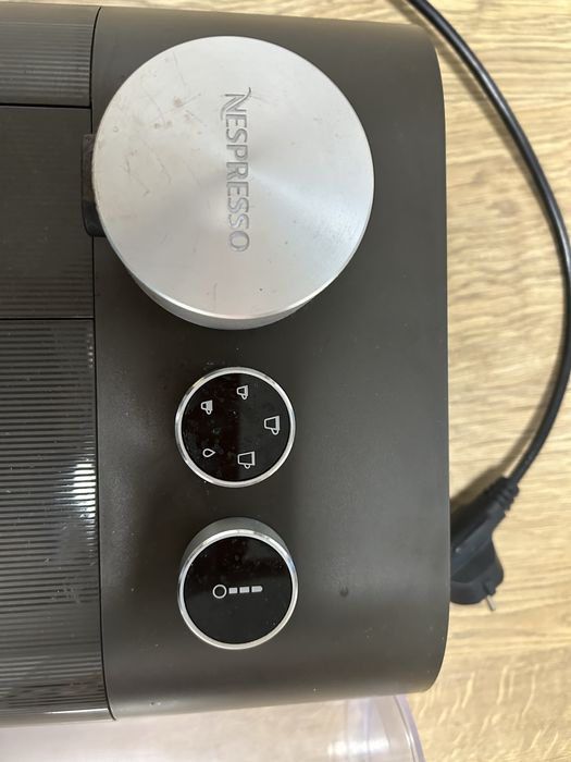 Ekspres kawowy Delonghi na kapsulki