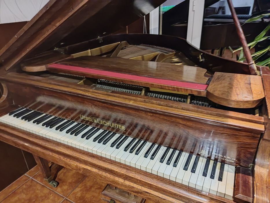 Vendo piano em muito bom estado