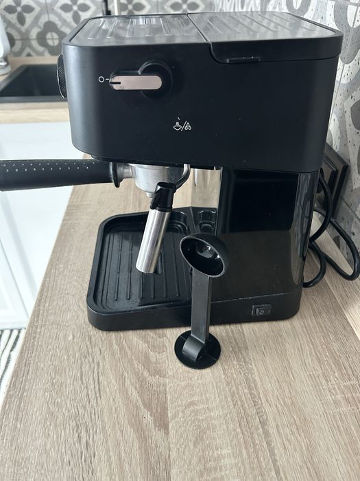 Кавомашина Delonghi з капучинатором.