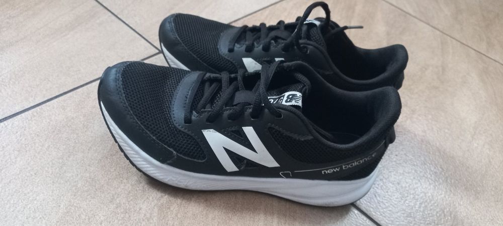 Sneakersy New Balance czarny