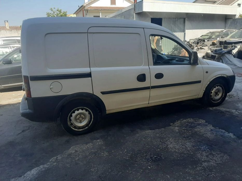 Opel Combo C para peças