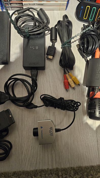 PlayStation 2 Slim + 24 Jogos + Acessórios