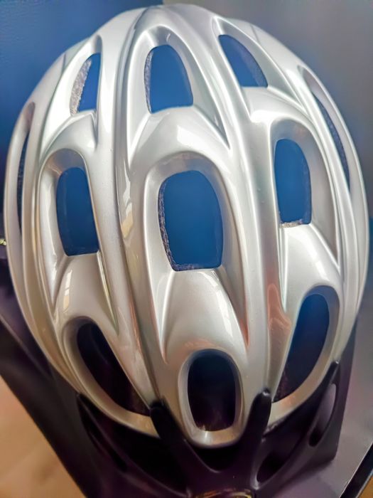 Capacete Novo (bicicletas, trotinetes e skates)