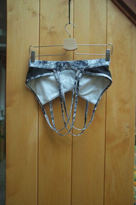 biustonosz sportowy top stanik Reebok Les Mills biegowy fitness joga