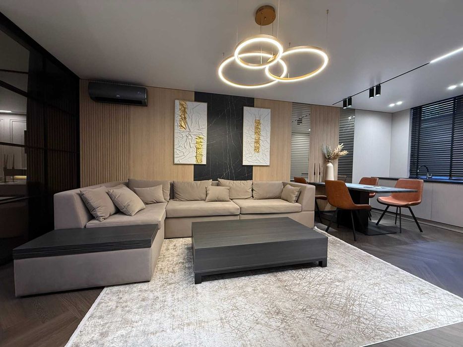 Двокімнатна квартира-студія в центрі міста!!Дизайнерський ремонт!!