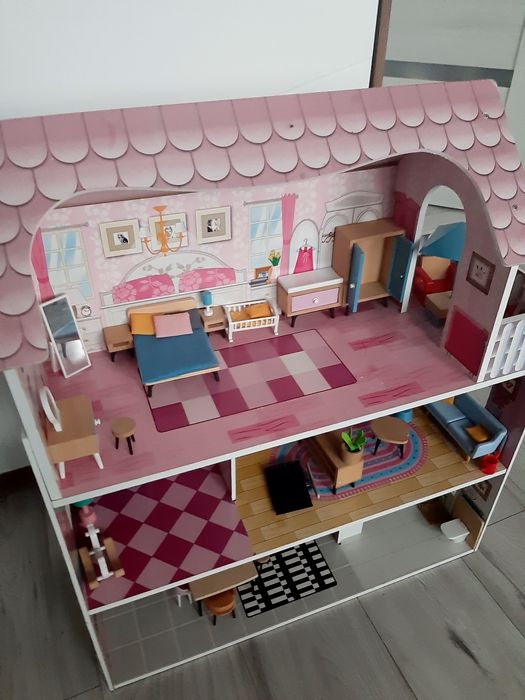 Domek dla lalek drewniany+ mebelki