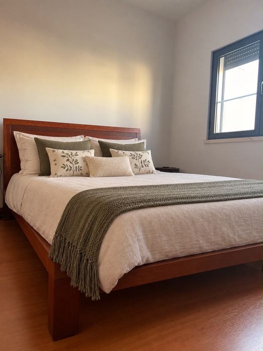 Cama de casal madeira maciça