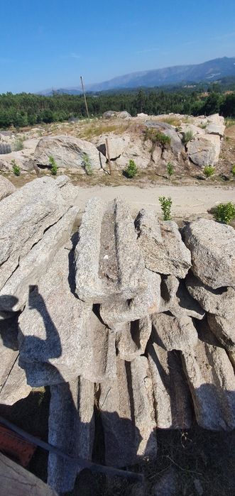Caneletos Antigos Pedra