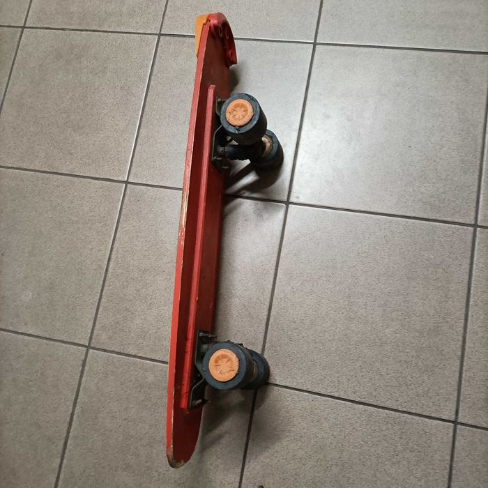 Deskorolka ze starych czasów