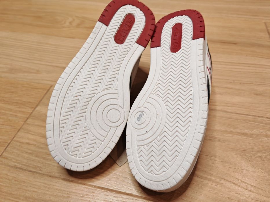 Buty Levi's sneakersy Irving r 33