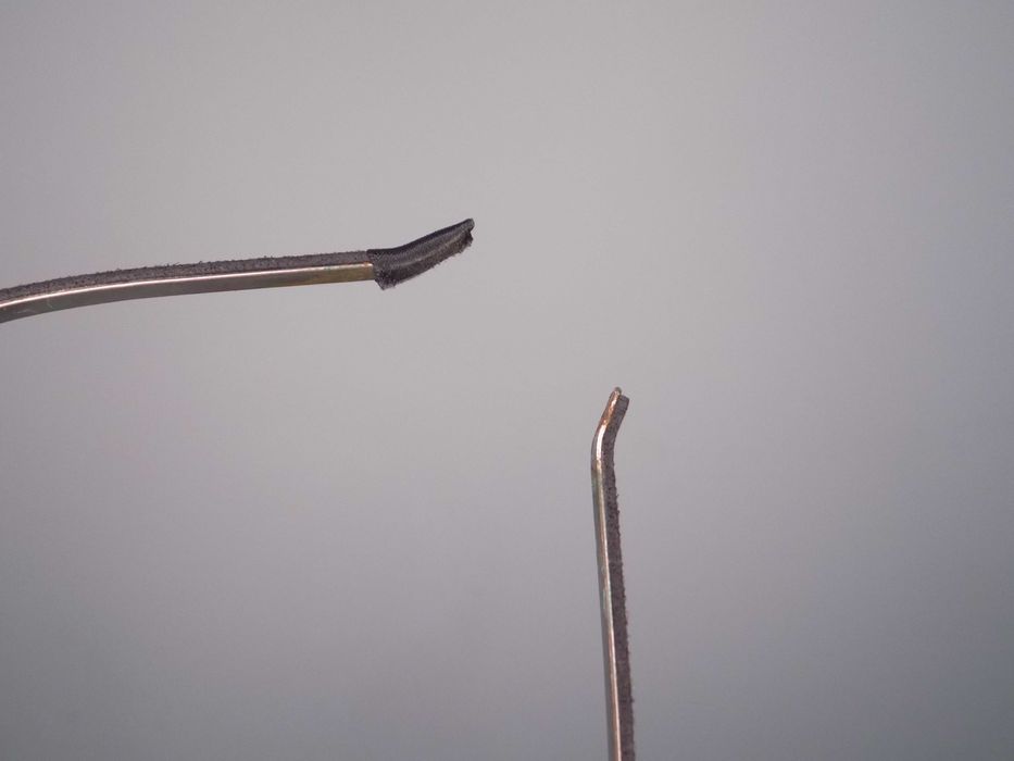 Bandolete com flor preta