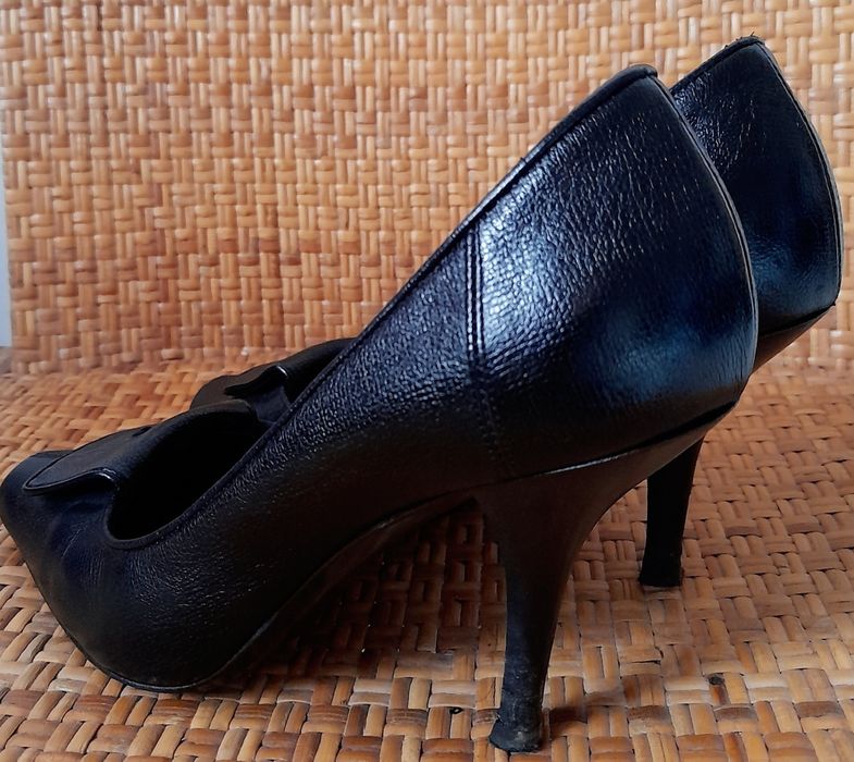 Sapatos Boss pretos, de salto alto. Tamanho 38,5