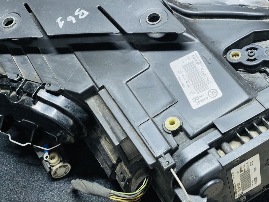 Фари ксенон пассат Б6 фара ксенонова passat B6 оптика світло vw