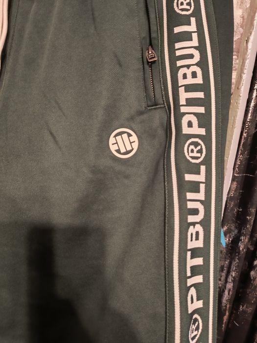 Nowe spodnie dresowe