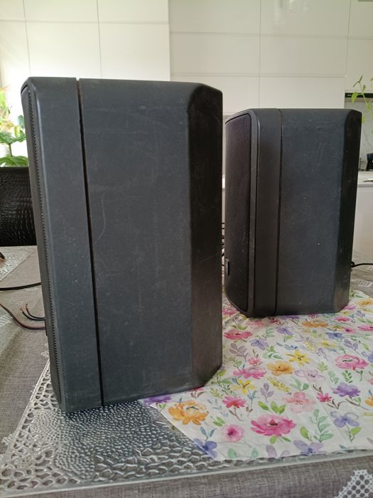 Dwa głośniki Zeck Audio F 52S.