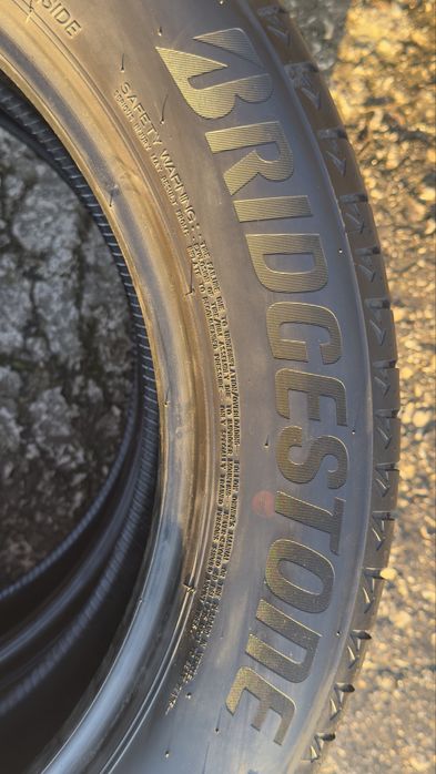 Pneus 235/55r19 Bridgestone Alenza 001 com 85% piso