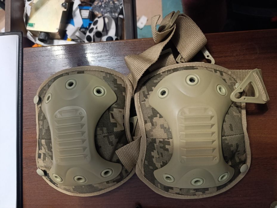 Наколенники тактичні нові