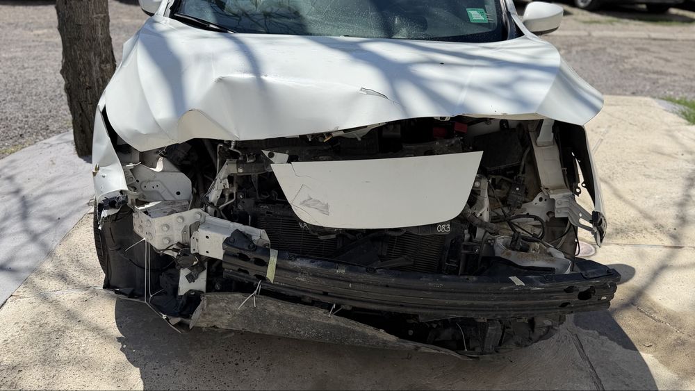 Продам Nissan Leaf 2022 год после ДТП.