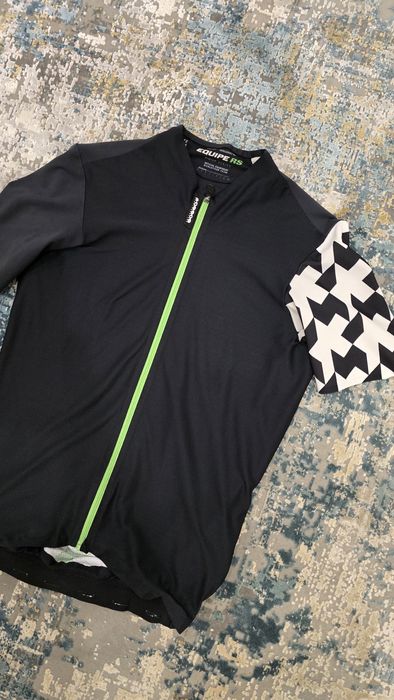 Jersey topo de gama ASSOS EQUIPE RS Prof Series.