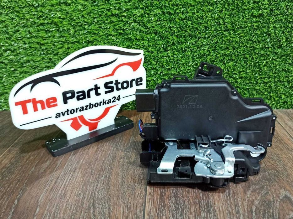 Замок двери передній лівий 3B1837015A  Шкода Тур Суперб Бора Гольф 4