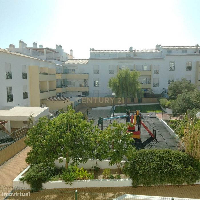 Apartamento T3 em Almancil, condomínio com Piscina, Jardim e Garagem