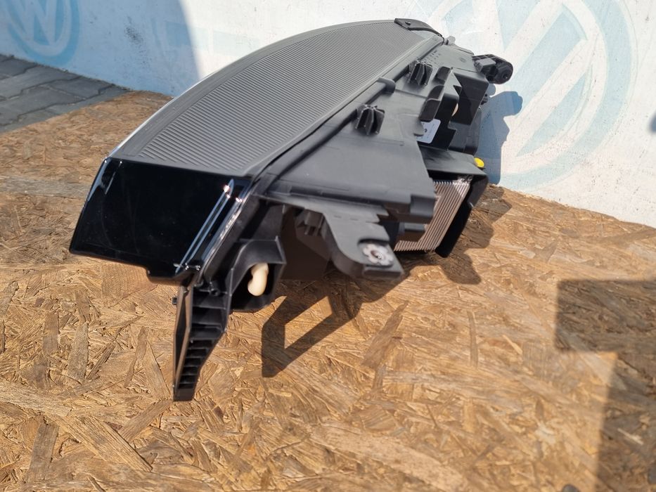 Фары передние id4 usa права ліва фара ід4 америка сша фари передні led