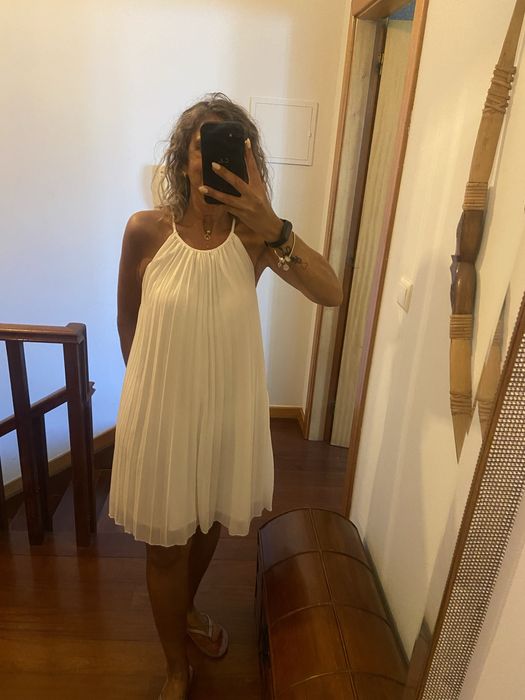 Vestido alsa plissado branco tamanho M elegante