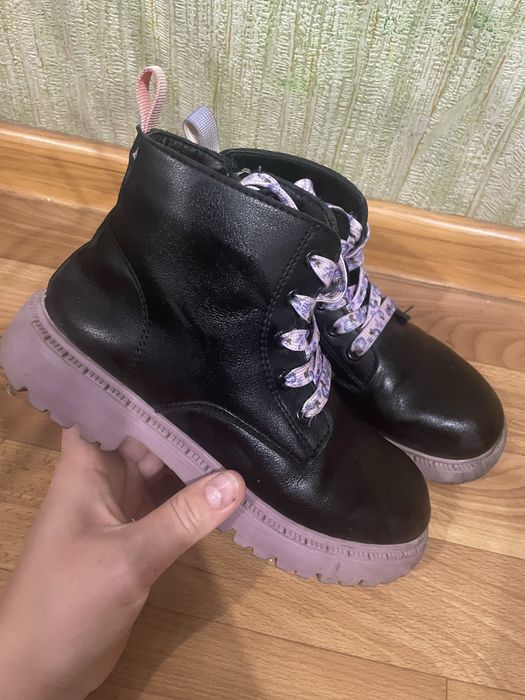 Продам взуття демесезон